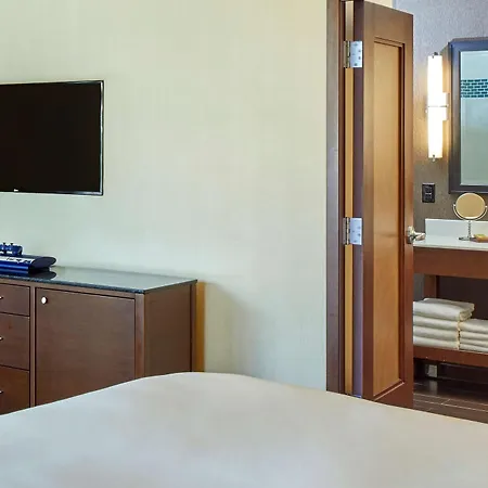 Doubletree By Hilton Alana - Waikiki Beach Hotel Honolulu Exterior photo